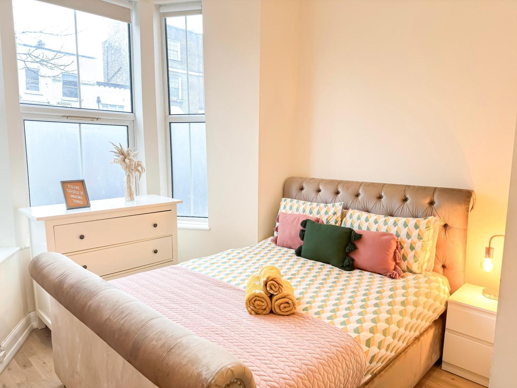 1-Bedroom Flat With Small Garden & Paid Parking In Finsbury Park, Highbury Лондон Экстерьер фото