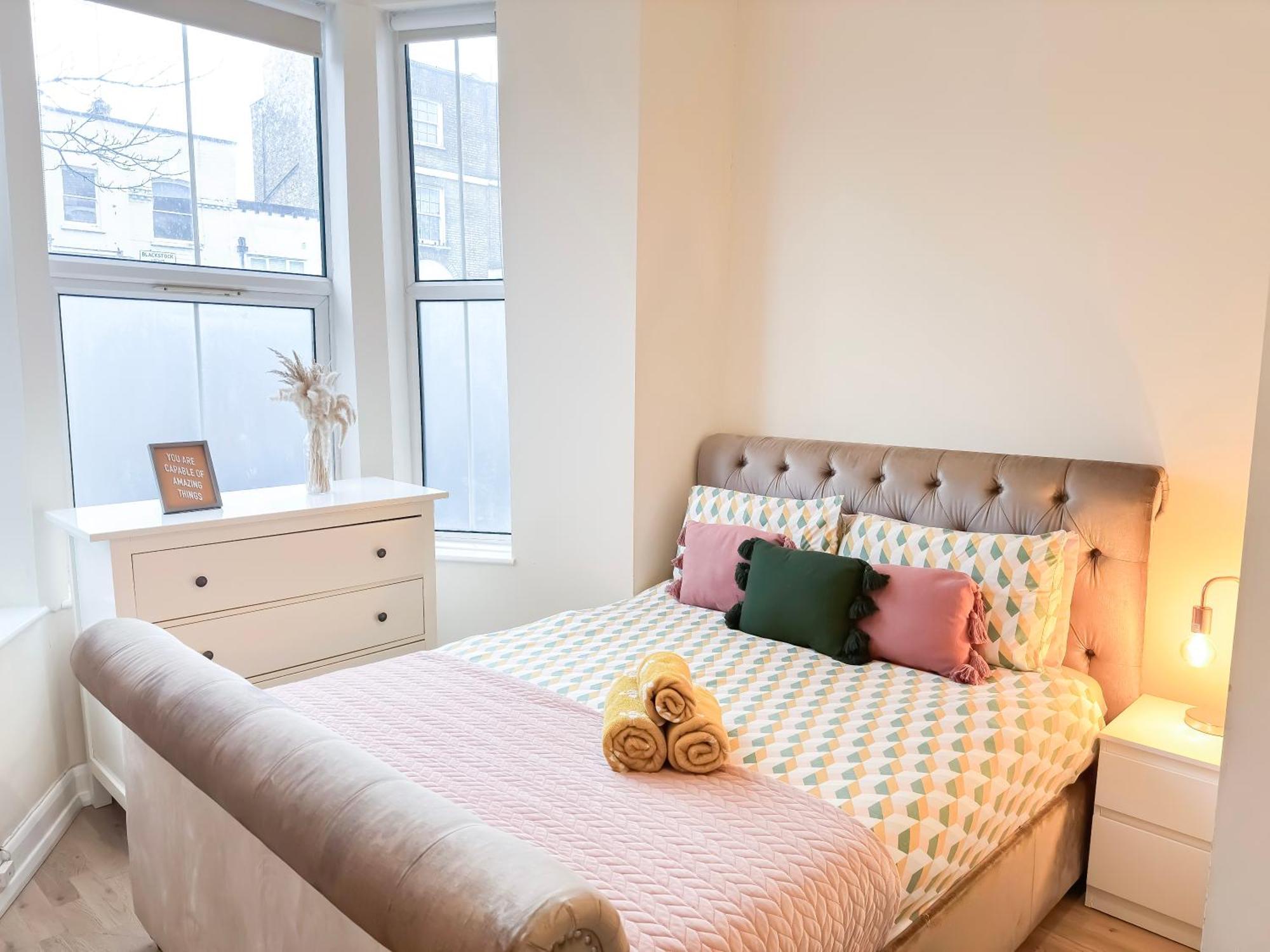 1-Bedroom Flat With Small Garden & Paid Parking In Finsbury Park, Highbury Лондон Экстерьер фото