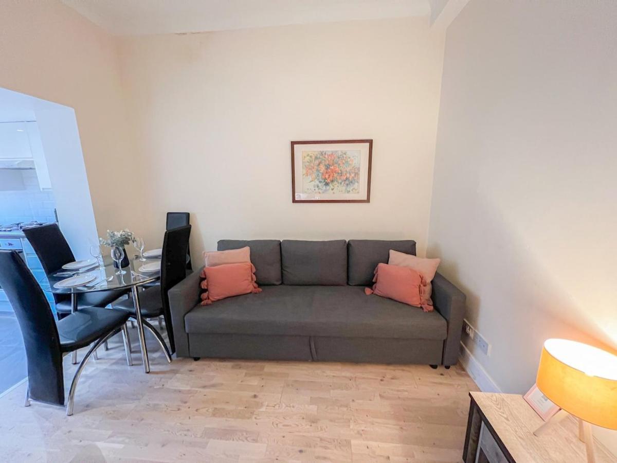 1-Bedroom Flat With Small Garden & Paid Parking In Finsbury Park, Highbury Лондон Экстерьер фото